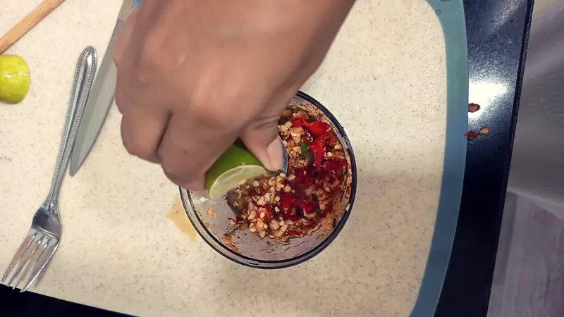 Garlic and Chilli in Southeast Asia: The Science of Survi... - Foto 4