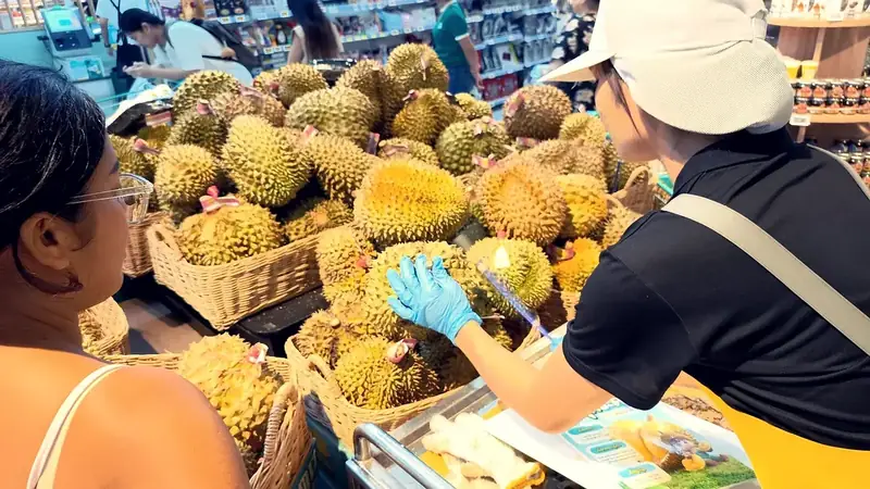 Durian: The King of Fruits — Taste, Smell, Nutrition & Ho... - Foto 2