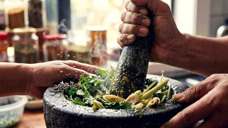 Prae: Thai Cuisine as Sensory Meditation Between Aromas and Emotions
